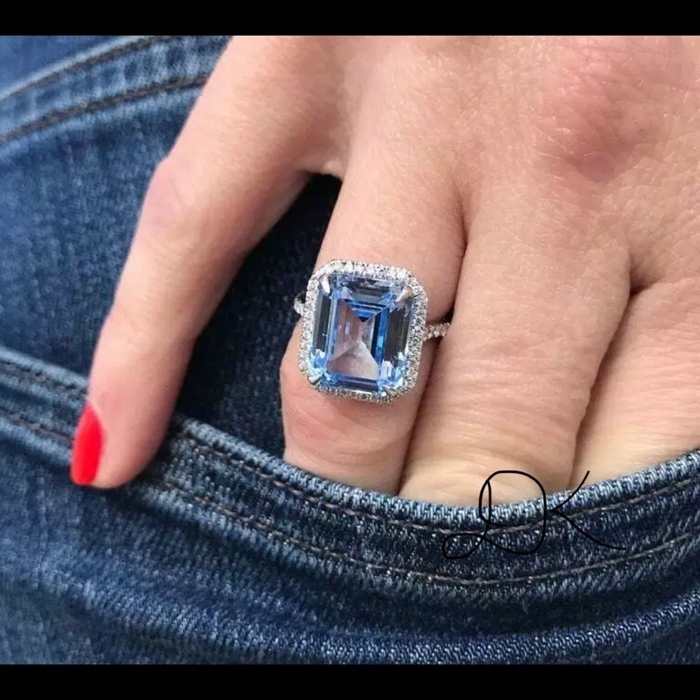 WEDDING RING - Picture 5 of 8